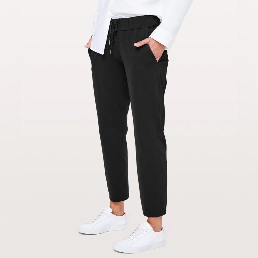 Lululemon On the Fly 7/8 pants Brand new
